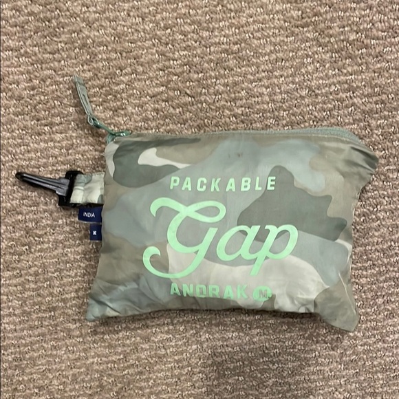 GAP Green Camo Packable Pouch - Picture 4 of 4